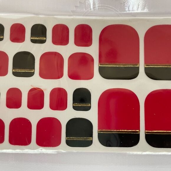 💅2/$15💅 RED BLACK AND GOLD PRESS ON TOE NAILS - Picture 1 of 1